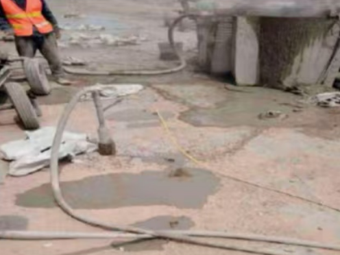 安源水泥混凝土路面板底注浆技术 路面脱空注浆整治方案